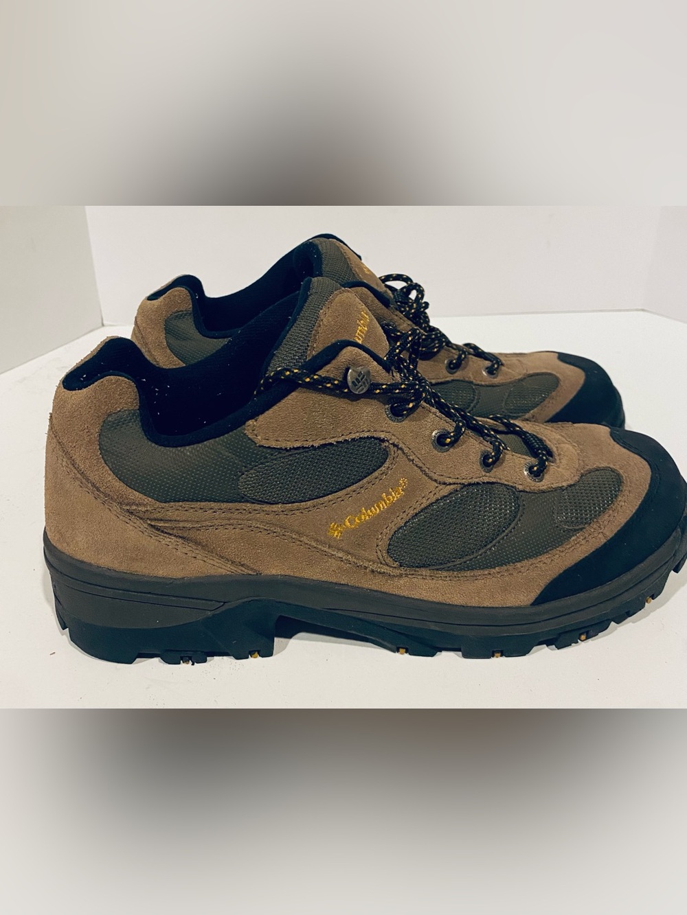 Columbia Razor Ridge Men's Size 10.5 Brown Suede Low Hiking Boots Shoes BM3019